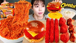 Мукбанг - курица и сырные закуски и бургер - аппетитная подача