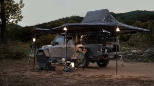 Уютная ночь в палатке на крыше автомобиля