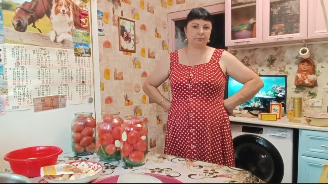 РЕШИЛА БУДУ БРАТЬ, ЗА РАЗ 10 БАНОК смотреть онлайн