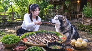 Гигантский карп, выловленный на рисовых полях... Вкусное блюдо, приготовленное на древесных углях.