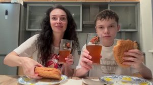 Мукбанг Ослиная моча и немытые пятки старухи 🤢🤮