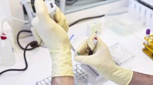Показания для первой отечественной вакцины от меланомы определили в России.