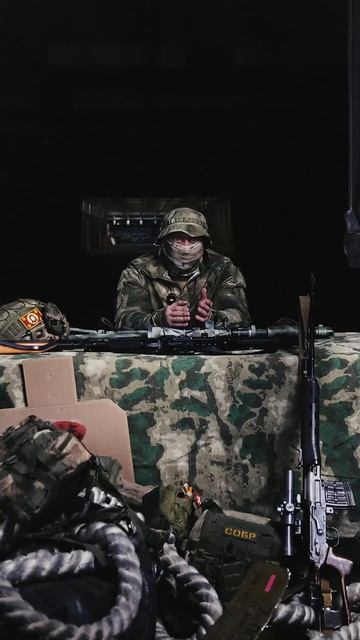 Что отличает героя хорошего боевика? Он метко стреляет из двух пистолетов одновременно, поражает цел