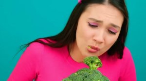 Розовая Еда vs Голубая Еда Челлендж # Смешные Кулинарные Войны от MeMeMe Challenge
