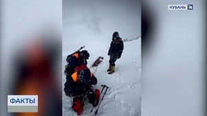 Спасатели КБР эвакуировали тела погибших альпинистов с Эльбруса