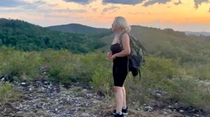 Рената life. Поход на высокую гору через лес и скалы