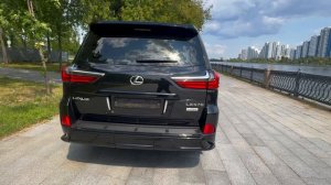Lexus LX570
