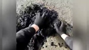 🤬На блогера,который за свой счёт заделывает ямы  в питерских дворах, настучали в админку, удивлены?