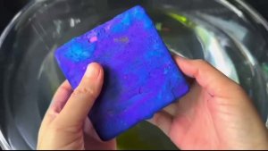 ASMR crush chalk 🟧🟦🟪+H2O💦