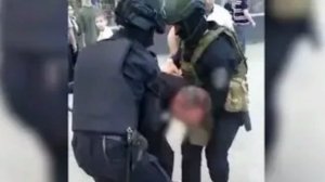 Угрожая убийством, насиловал несколько месяцев помощника прокурора из Волгоградской обл арестовали