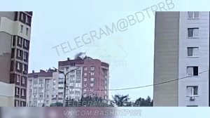 В Уфе молния ударила в жилой дом и повредила автомобили