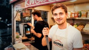Работаю в ночном и страшном киоске. Прохождение игры!