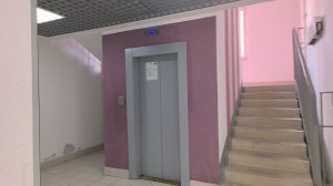 грузопассажирский лифт КМЗ в обклейке Гранеля. V=1 m/s,Q=630kg
