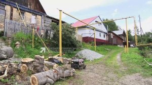 Разрушенные ураганом газопроводы восстанавливают в Назаровском поселке