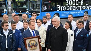 Собянин принял участие в церемонии выхода на линию 3000-го электробуса