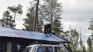 ПОДГОТОВКА ИЗБЫ К ПРОМЫСЛУ// КРЫШУ ПРОФЛИСТОМ// ОТДЫХ НА ПРИРОДЕ// ЧЕРНИКА// ВЫПУСК 43