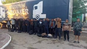 Фуру с 12 иностранцами-нелегалами задержали в Саратовской области.