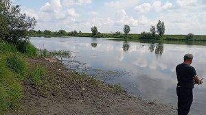 не большое озеро ловим карасей