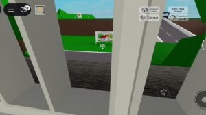 мой друг забежал из дома в роблоксе