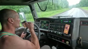 Дальнобой. Кенворт Т-660. Добрался до дома. Месяц в рейсе.