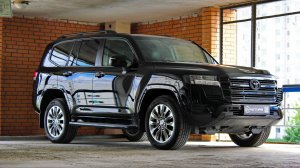 Toyota Land Cruiser 300 2025