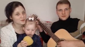 ГЛАЗКИ Я ЗАКРОЮ. 🙏 (мама поёт с дочкой) 7я Дегтяревых -- колыбельная под гитару