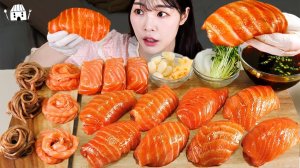 Мукбанг - морепродукты и краб и лосось - морской стол