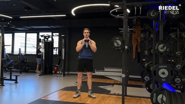 Фронтальные приседания