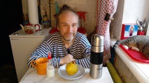 Перекус с котями. Болтаем обо всём и не о чём. Мукбанг. Обжор. Еда на камеру. Диета. Шизофрения.