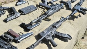 Около 800 тысяч единиц оружия попало на черный рынок из Украины