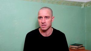 Украинские военные сами сложили оружие и ждали российских солдат.