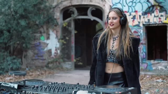 Xenia - Hard Techno DJ Mix February 2024
