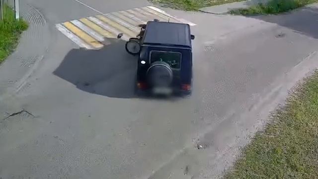 В Светлом автомобилист подбил юного мотоциклиста