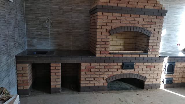 Барбекю с гранитной столешницей, казаном и мойкой