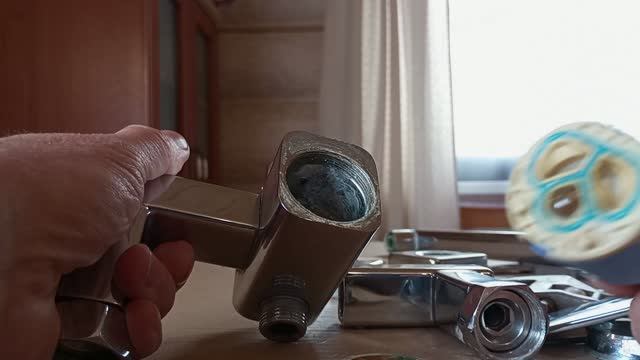 Ремонт смесителя.