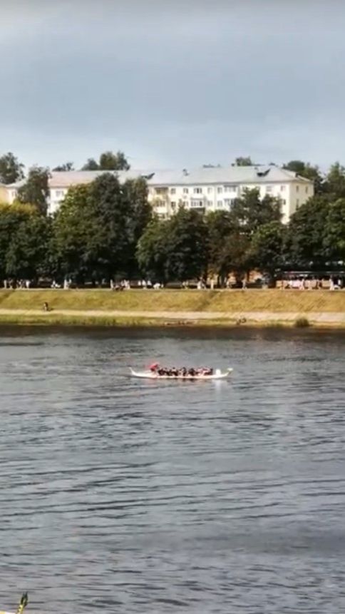 Плывут по Волге, Тверь, 19 июля #Тверь #Россия #гребля #плывут #лодки #эстафета #лето2026 #июль