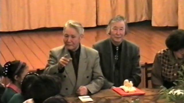 Иван Гоголев-Кындыл 65 саас. Халбаакы. Орто оскуола 25.01.1995