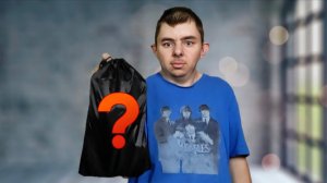 Черный мешочек содержимое которого стоит 700 рублей