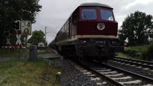 На скорости,тепловоз ТЭ109 с цистернами