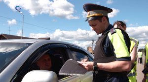 Сотрудники ГАИ совместно со специалистами Росавтодора провели рейд на трассе в Карелии