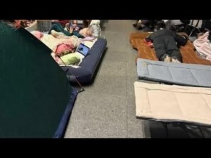 В столице сопредельного государства не пускают людей в убежища должно умереть как можно больше