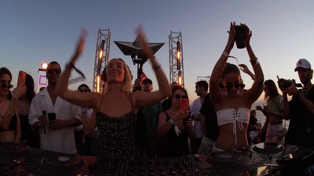 Indie Dance By YULIA NIKO L BOATRIDERS X TECHNOANDCHILL X THE MOMENT