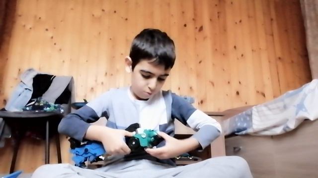 Я собираю Метатрона из Раптор трона и Сдега винга