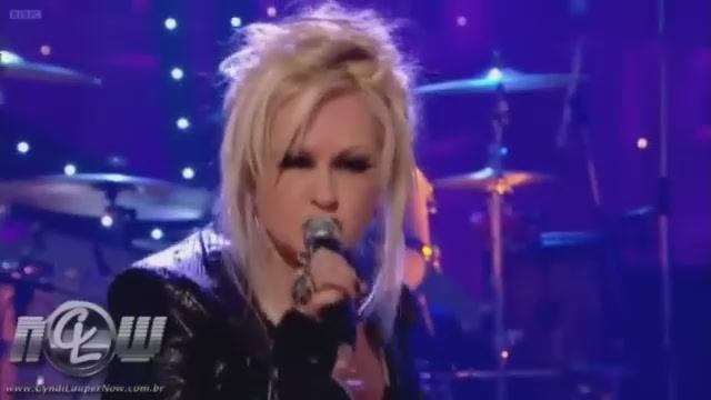 Cyndi Lauper - Shattered Dreams (Live At Jools Hootenanny, 2011)