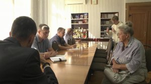 Опиловка деревьев, установка остановочного павильона и другие вопросы - на приёме и.о. главы города