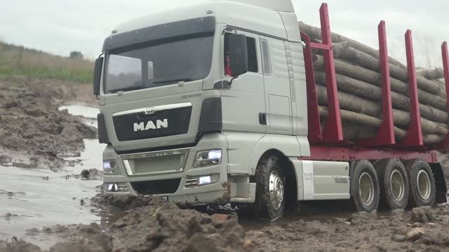 Man 8x6, тест по грязи