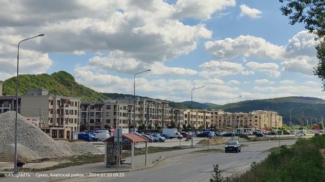 Стройка ЖК «Кипарис» 30 июля: что стелят под бетон на будущей парковке?