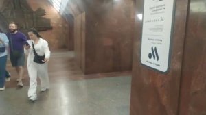 Станция метро Дмитровская интерьер, пассажиры, поезд Москва Фрагмент 7
