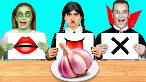 Откуси Лизни или Ничего Челлендж | Уэнсдей vs Вампир vs Зомби