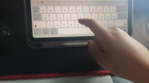 ко мне пристал девятнадцатилетний парень
